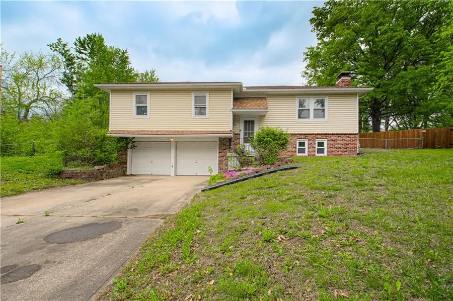 823 Englewood Street, Lansing, KS 66043 - #2