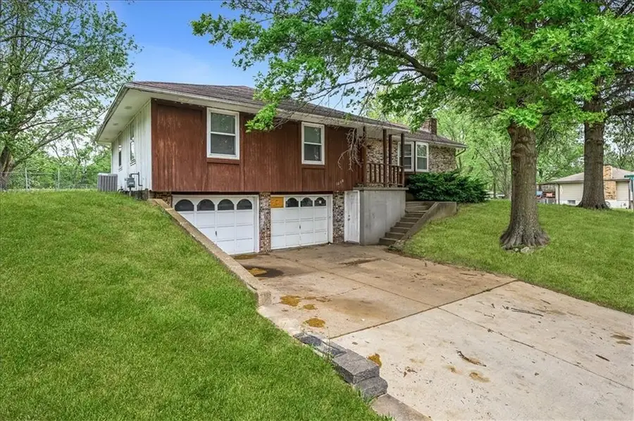 1000 N 20th Street, Leavenworth, KS 66048 - #2