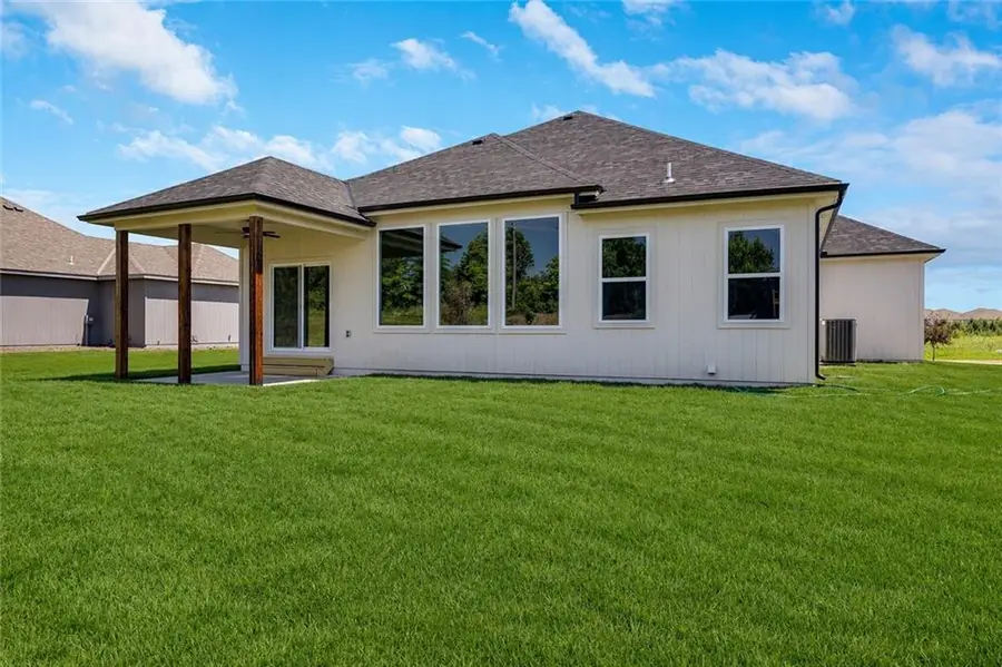 216 SW Chelmsford Drive, Blue Springs, MO 64014 - #2