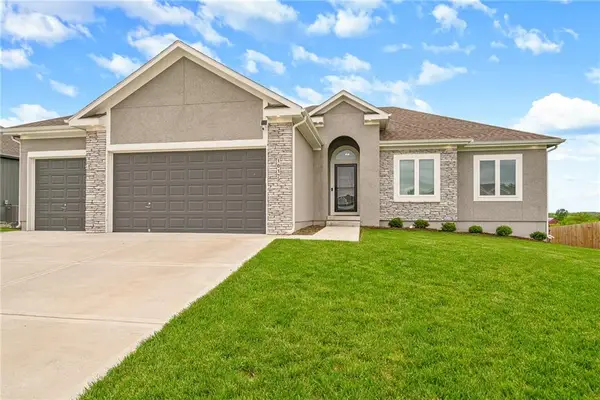 1017 Fox Trot Drive, Odessa, MO 64076