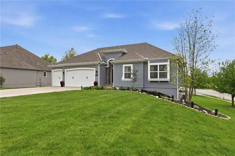 10512 N Euclid Avenue, Kansas City, MO 64155 - #3