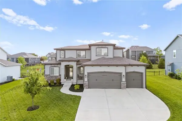 12186 S Quail Ridge Drive, Olathe, KS 66061
