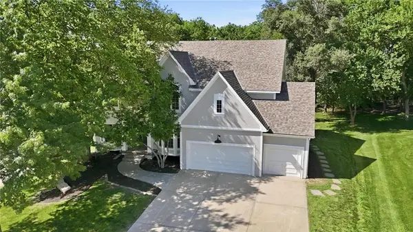 2634 SW Wintervalley Drive, Lee's Summit, MO 64081