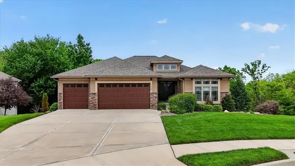 1928 NE Parks Summit Boulevard, Lee's Summit, MO 64064