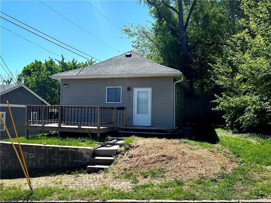 210 E Cherry Street, Saint Joseph, MO 64505 - #2