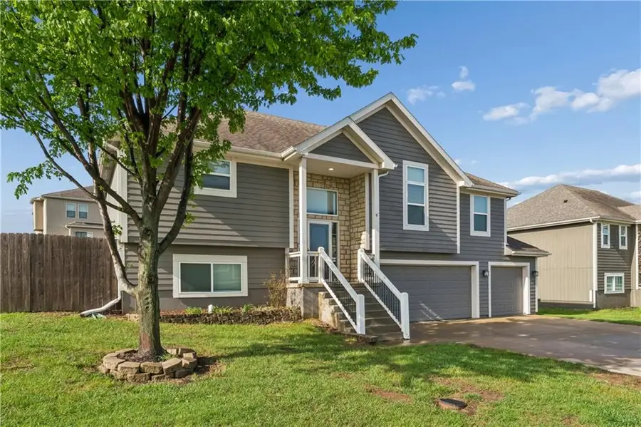 10503 Augusta Drive, Kansas City, KS 66109 - #2