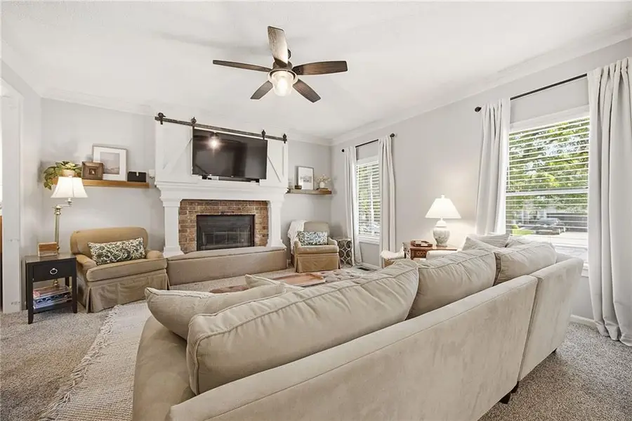 15516 Glenwood Avenue, Overland Park, KS 66223 - #3