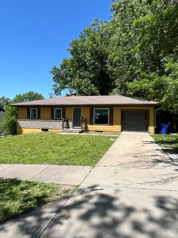 8958 E 54th Street S, Raytown, MO 64133