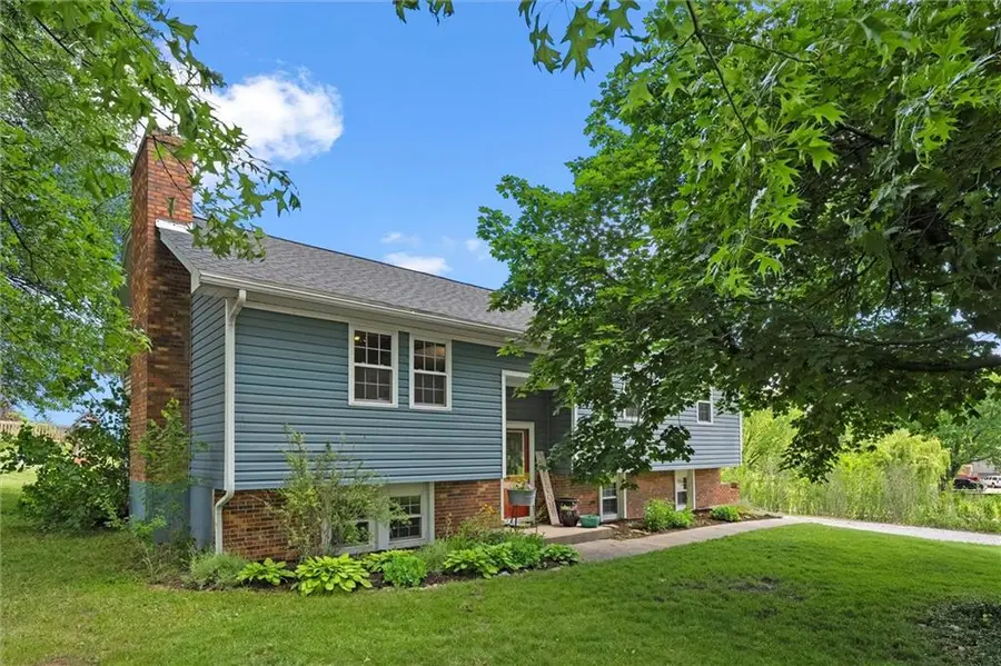 12128 Hollingsworth Road, Kansas City, KS 66109 - #2