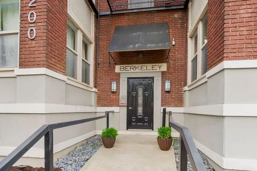 200 E 43rd Street #306, Kansas City, MO 64111 - #2
