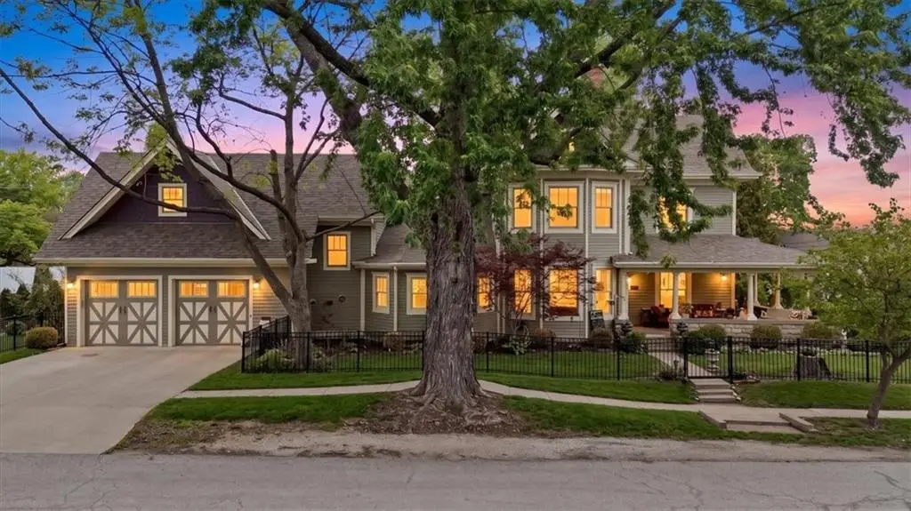 105 SW 15th Street, Blue Springs, MO 64015 - #1