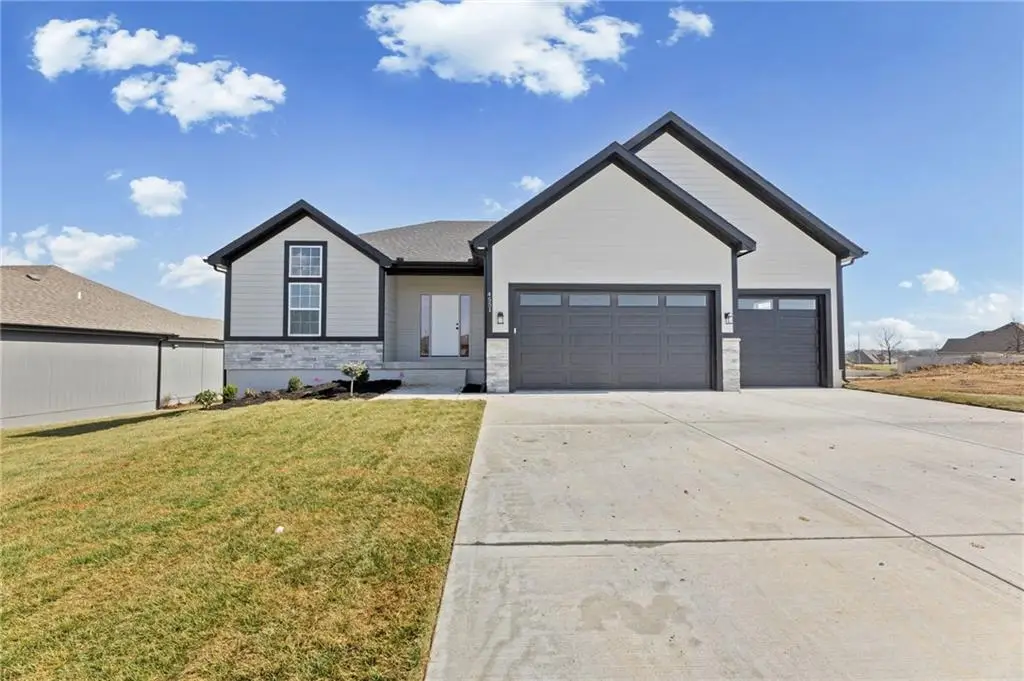 4467 Tee Box Drive, Basehor, KS 66007 - #1