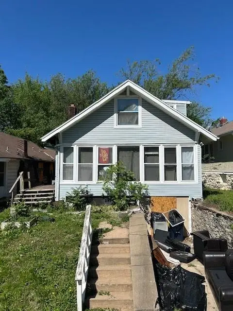 4930 Woodland Avenue, Kansas City, MO 64110