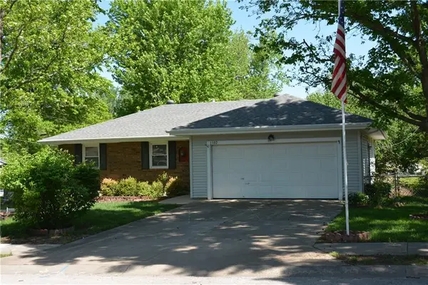 1102 Halsey Terrace, Harrisonville, MO 64701