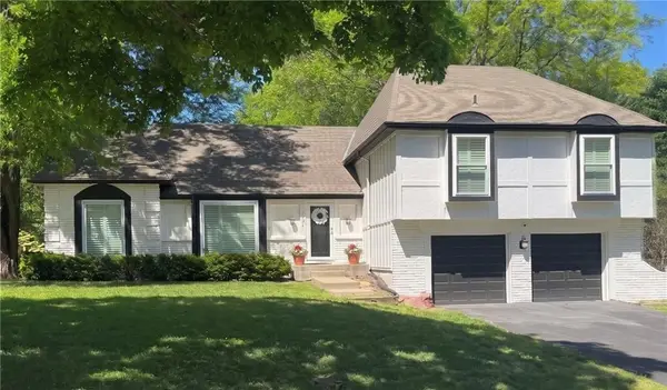 2102 W 120th Street, Leawood, KS 66209