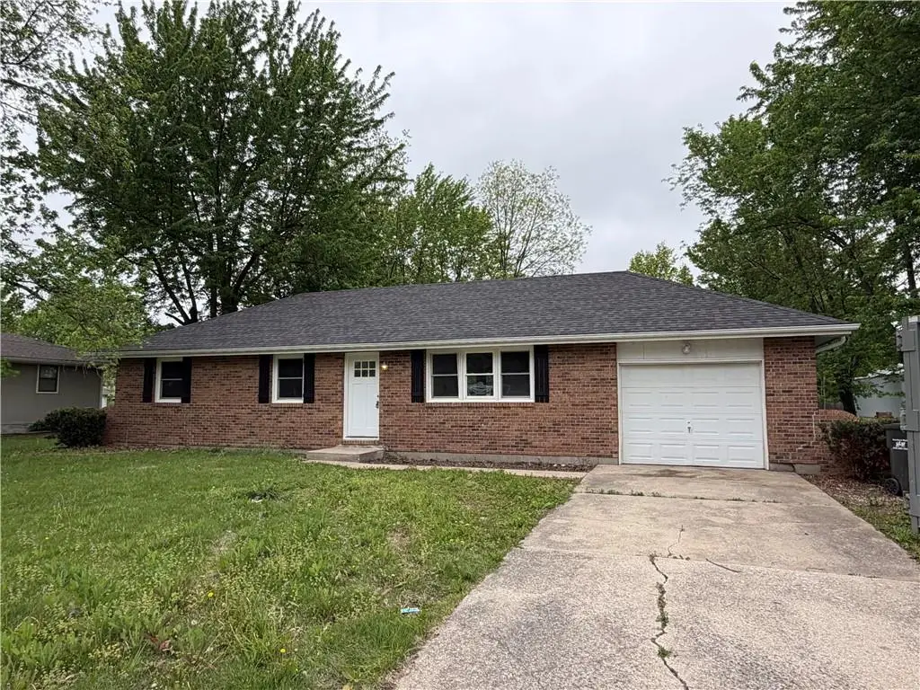 102 W 1st Street, Garden City, MO 64747 - #1