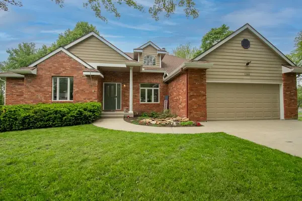 1209 10th Street, Baldwin City, KS 66006