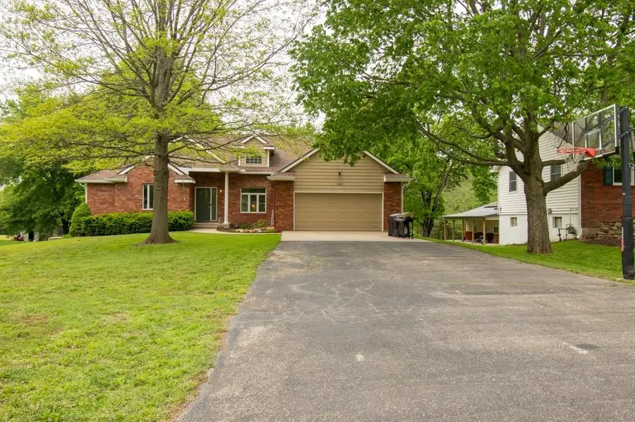 1209 10th Street, Baldwin City, KS 66006 - #2