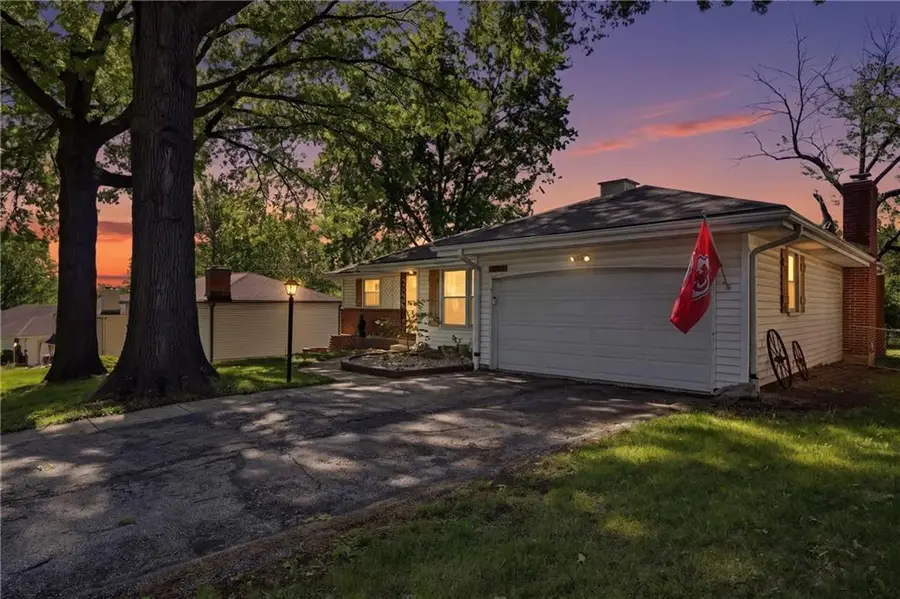 4501 E 105th Street, Kansas City, MO 64137 - #2