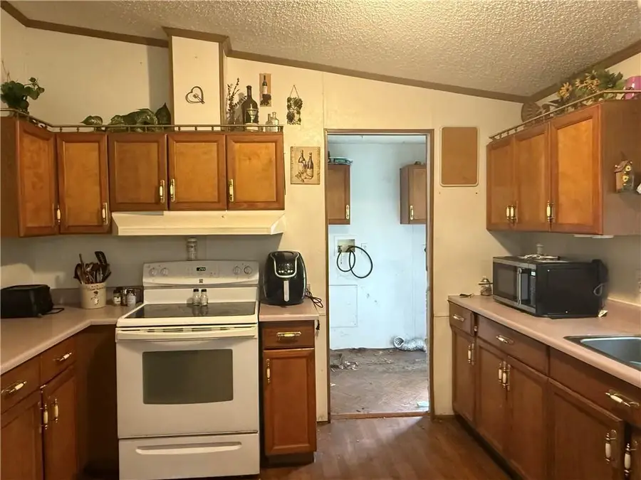 401 W Larch Street, Cherokee, KS 66724 - #3