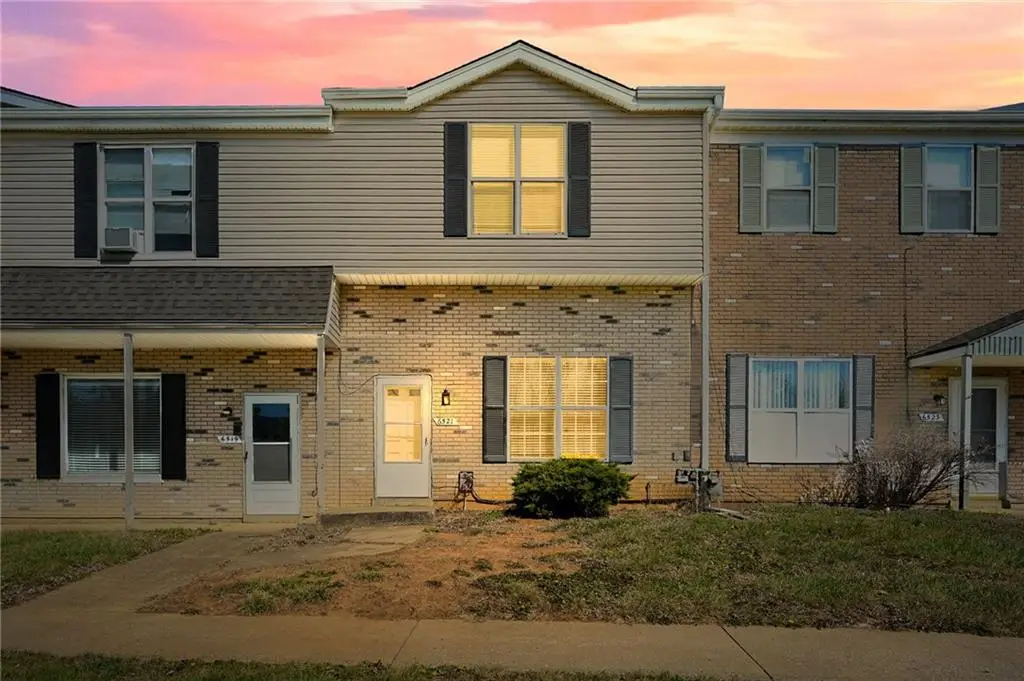 6521 E 128th Street, Grandview, MO 64030 - #1