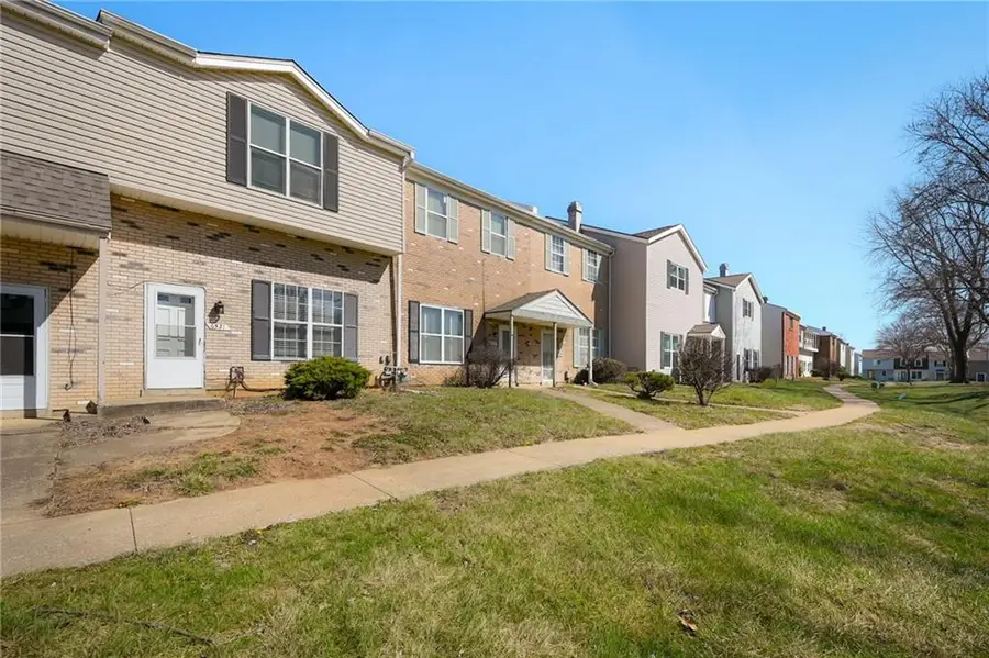 6521 E 128th Street, Grandview, MO 64030 - #3