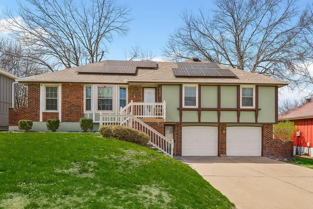 7824 Westridge Road, Raytown, MO 64138 - #1