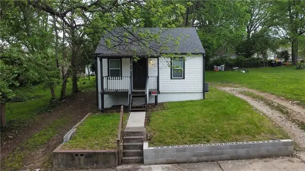 2810 Elmwood Avenue, Kansas City, MO 64128