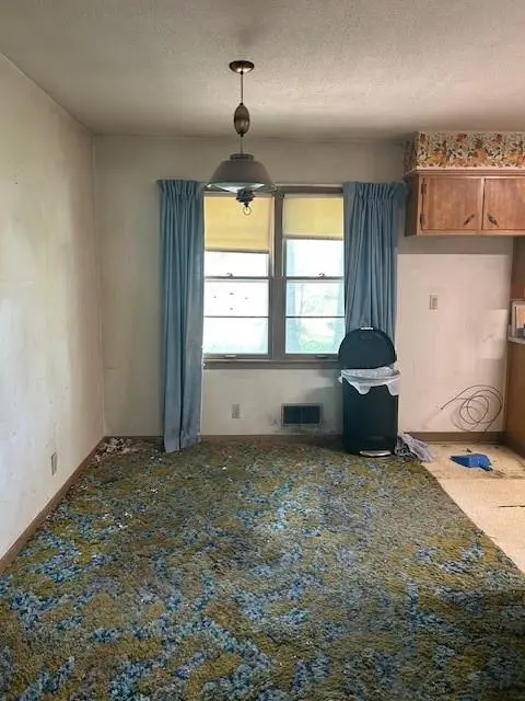 3737 N Walrond Avenue, Kansas City, MO 64117 - #3