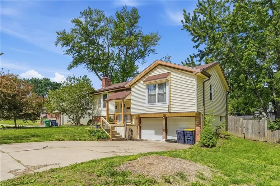 10412 Sycamore Avenue, Kansas City, MO 64134 - #2
