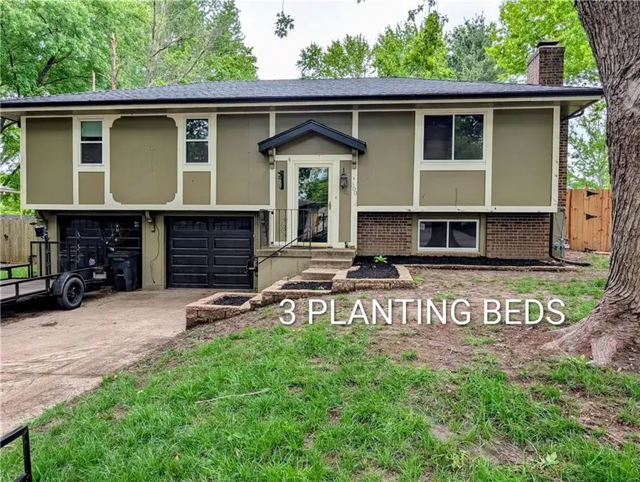 300 SW Palo Drive, Blue Springs, MO 64014 - #2