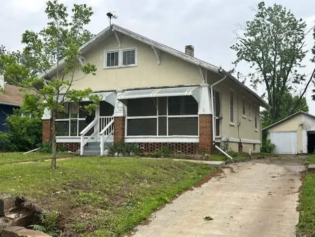 229 S Oak Street, Nevada, MO 64772 - #3