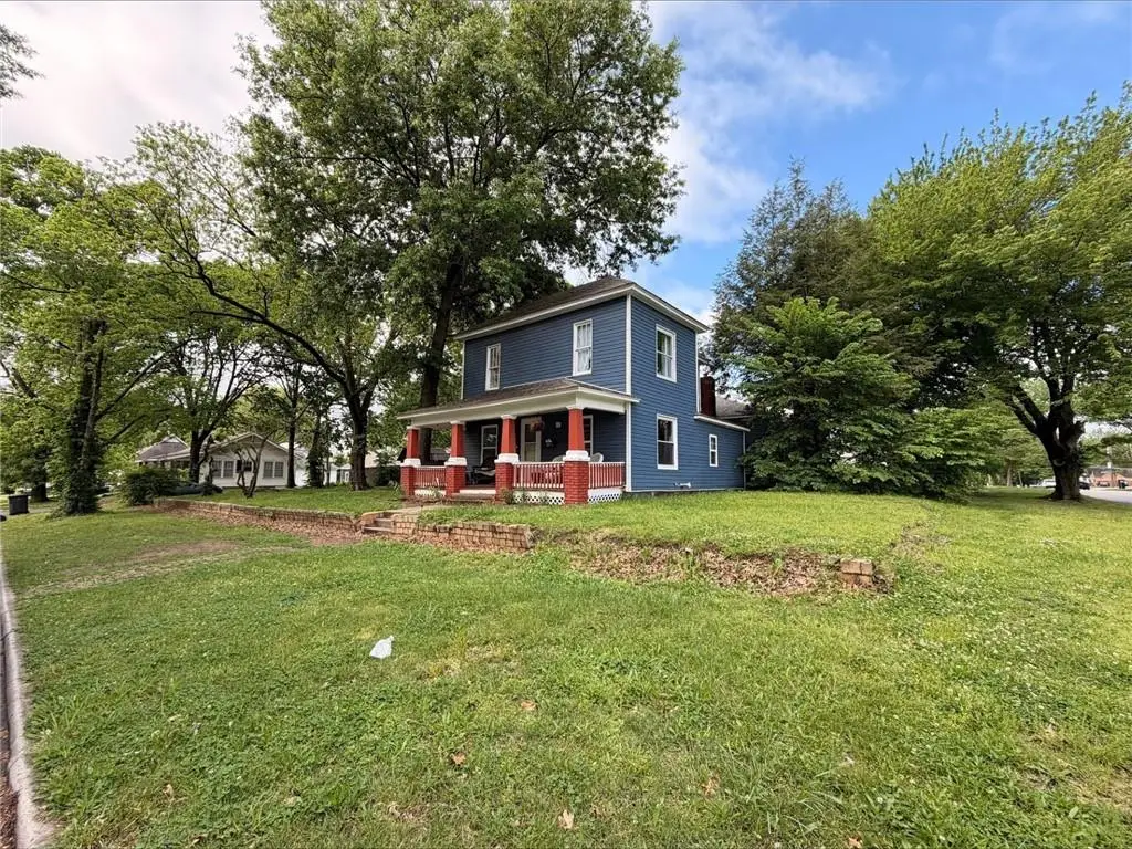 108 E Jefferson Street, Pittsburg, KS 66762 - #1