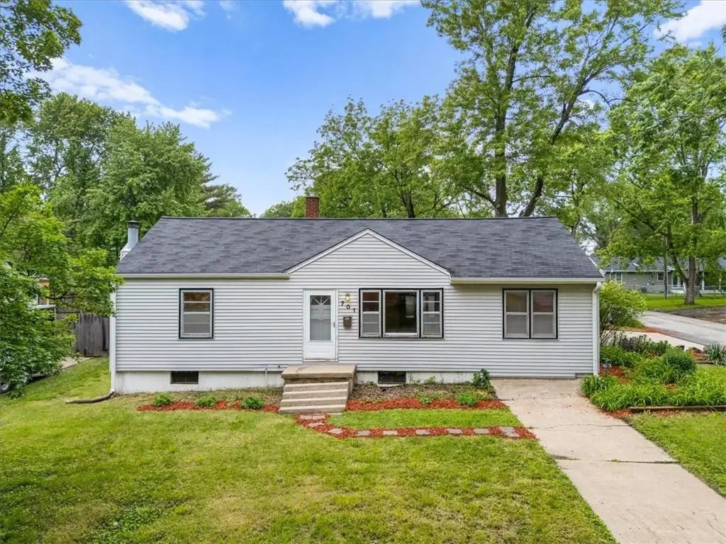 701 SW 16th Street, Blue Springs, MO 64015 - #1