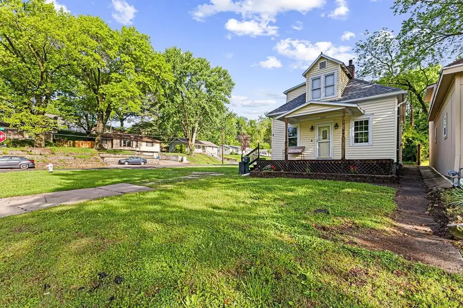 2005 Douglas Street, Saint Joseph, MO 64505 - #2