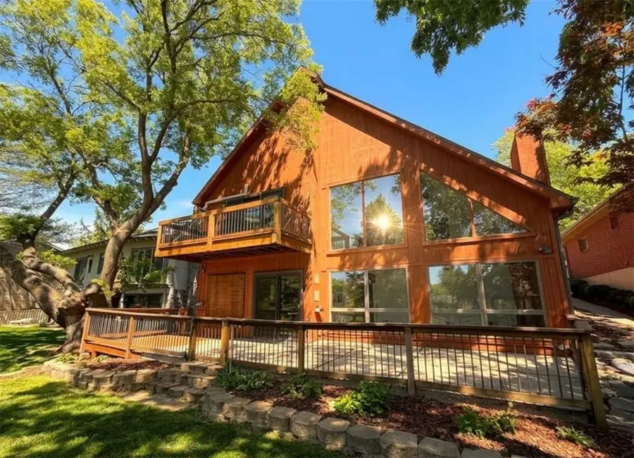 155 North Shore Drive, Lake Waukomis, MO 64151 - #2