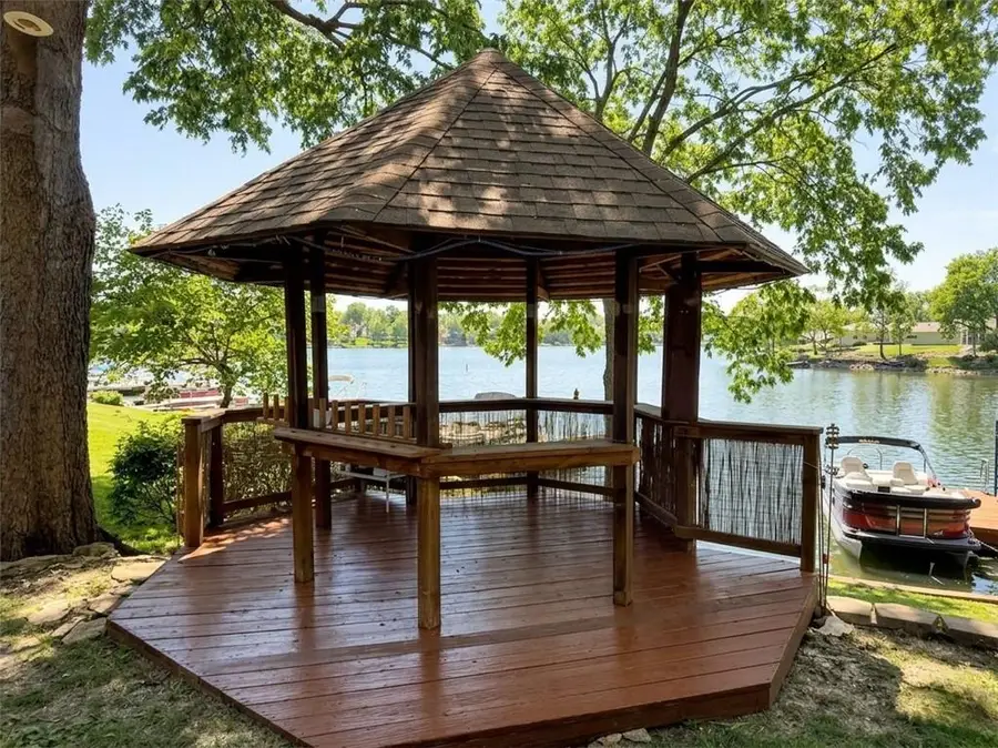 155 North Shore Drive, Lake Waukomis, MO 64151 - #3