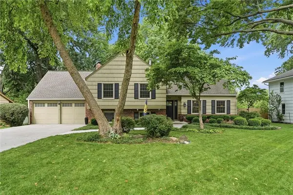 9640 Canterbury Street, Overland Park, KS 66206