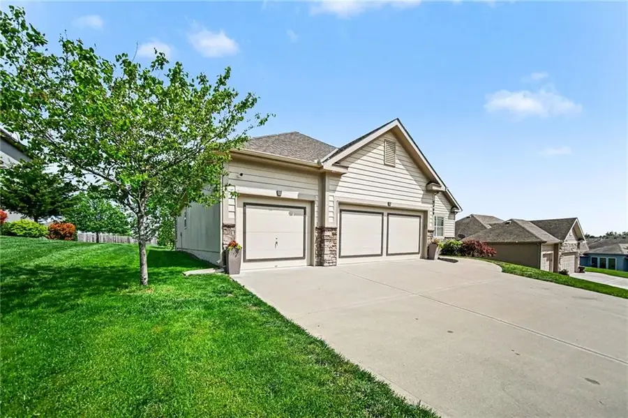 9409 N Wayne Court, Kansas City, MO 64155 - #3