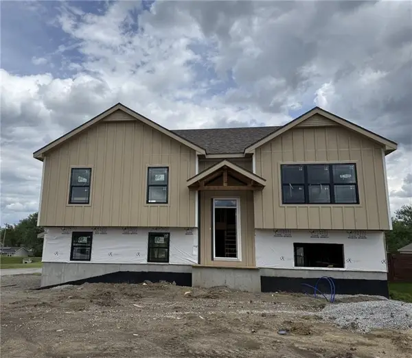 302 Lykins Lane, Cameron, MO 64429