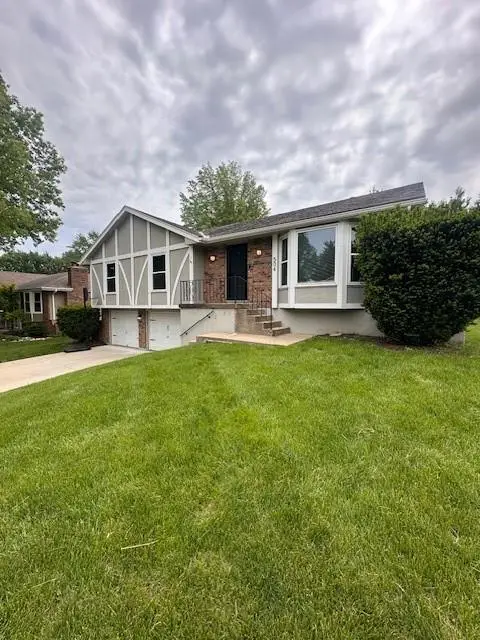 504 NE Stonewall Drive, Blue Springs, MO 64014 - #2