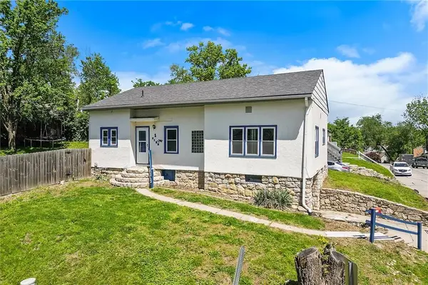 1 Vine Street, Excelsior Springs, MO 64024