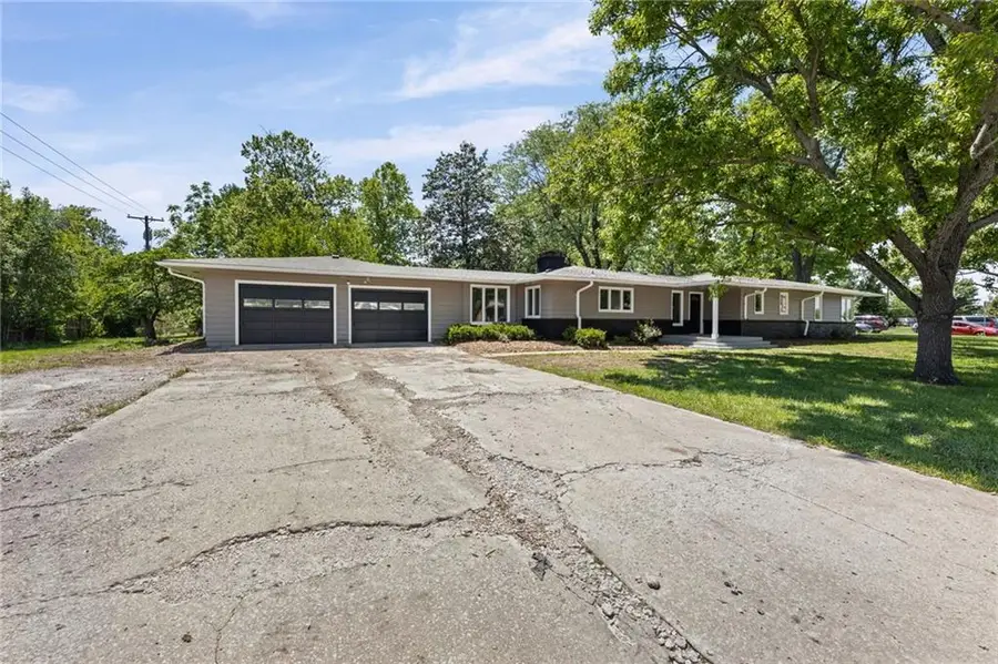 204 E 14th Street, Ottawa, KS 66067 - #3