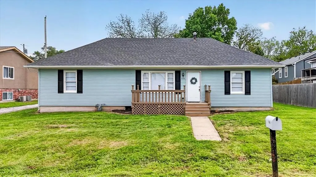 506 E 1st Street, Tonganoxie, KS 66086 - #1