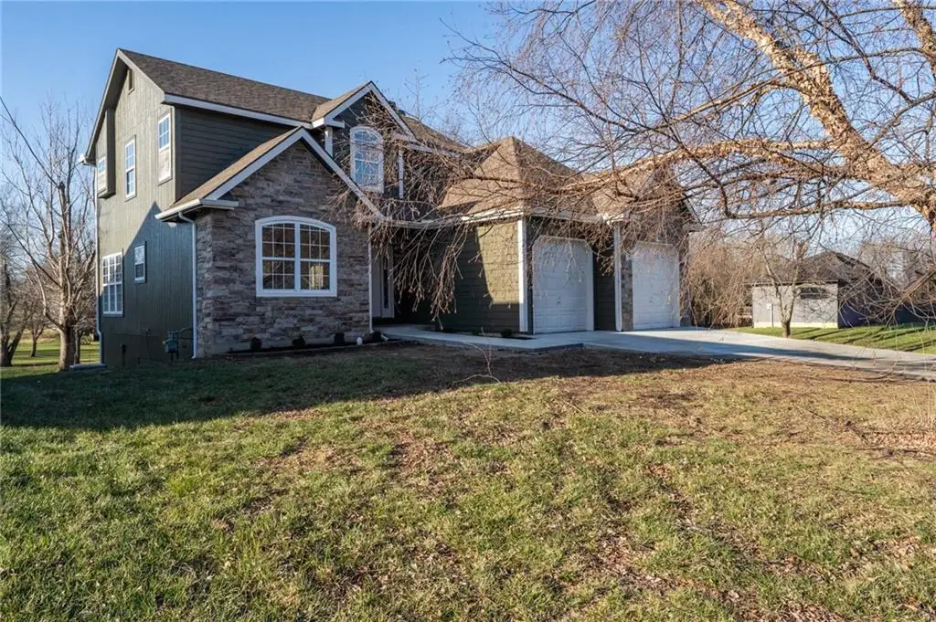 121 Hillside Drive, Baldwin City, KS 66006 - #1