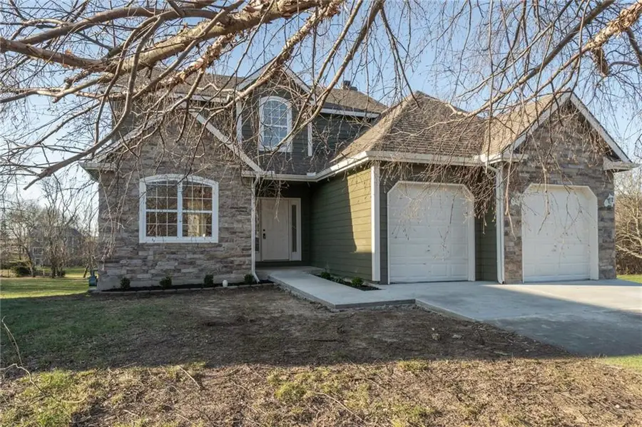 121 Hillside Drive, Baldwin City, KS 66006 - #2