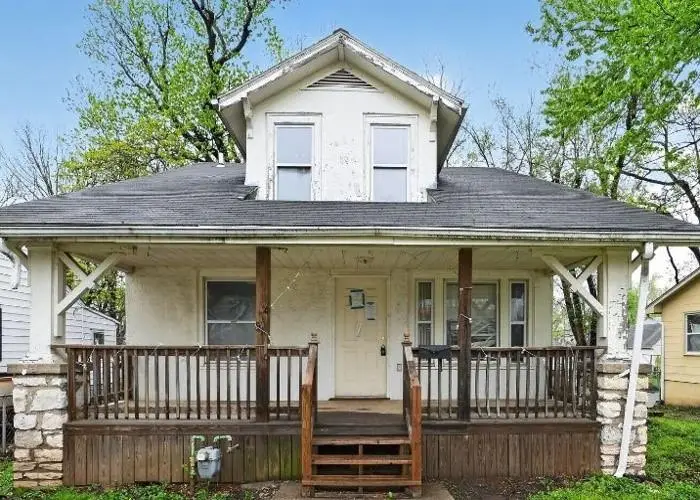 121 N Ash Avenue, Independence, MO 64053 - #1