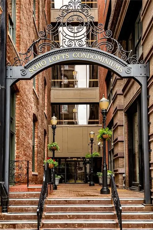 308 W 8th Street #302, Kansas City, MO 64105 - #1