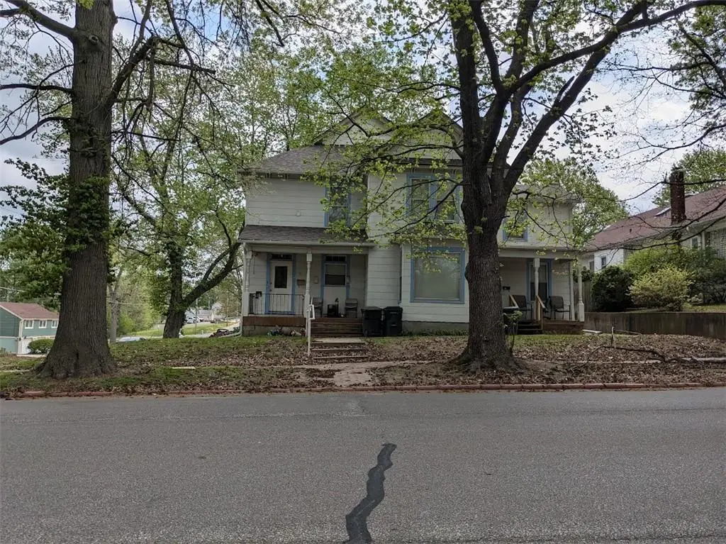 1101 S Broadway Street, Leavenworth, KS 66048 - #1