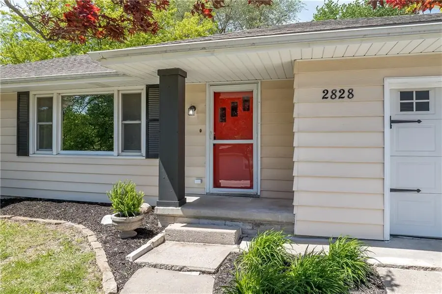 2828 N 32nd Street, Saint Joseph, MO 64506 - #3